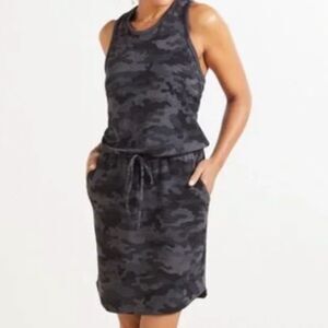 Evereve Sundry Blue Camo Weekender Dress Size Small (1)